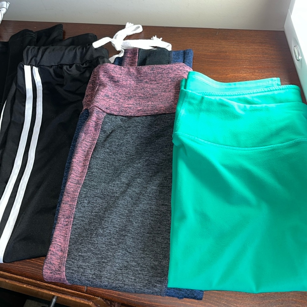Bundle of 3 Pairs of Size M Jogger and Capri Leggings